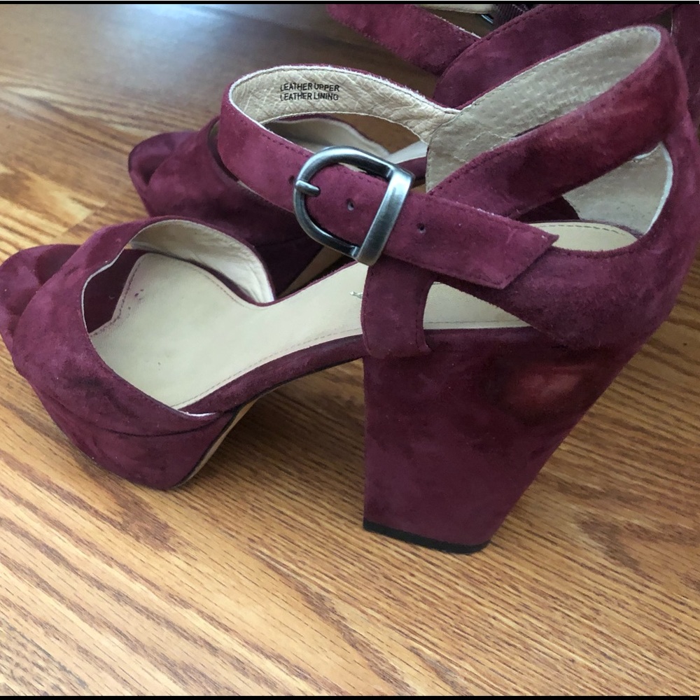 Via Piga plum suede platform